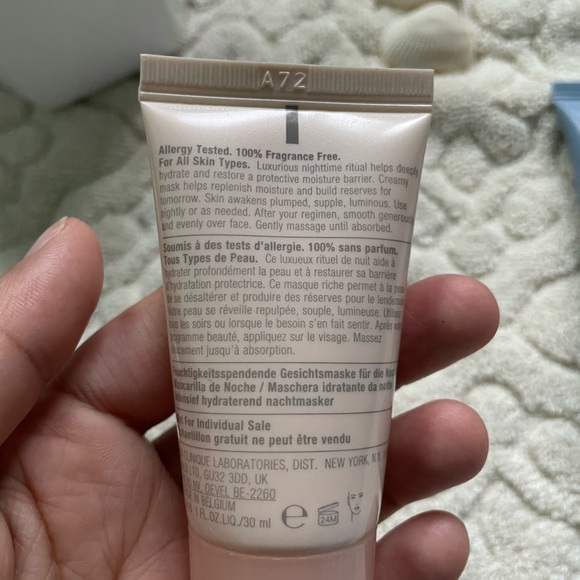 Bundle of mini skincare/ hair products - Picture 5 of 7